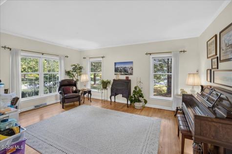 73 Fields End Drive Glenmont NY 12077