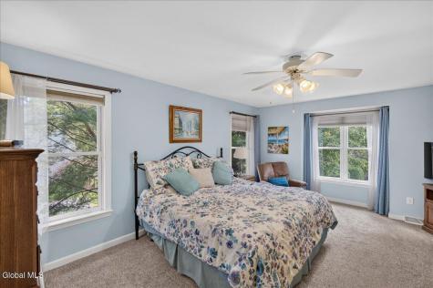 73 Fields End Drive Glenmont NY 12077
