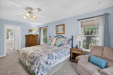 73 Fields End Drive Glenmont NY 12077