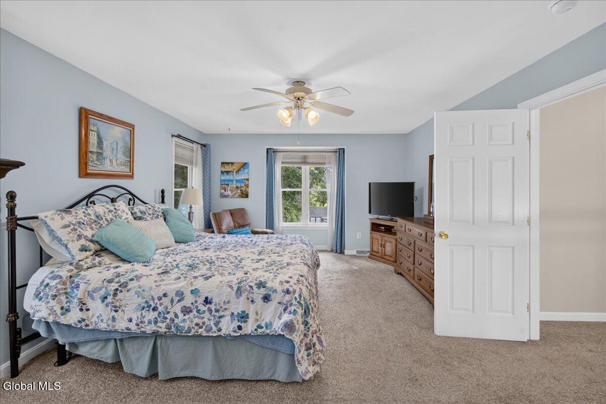 73 Fields End Drive Glenmont NY 12077