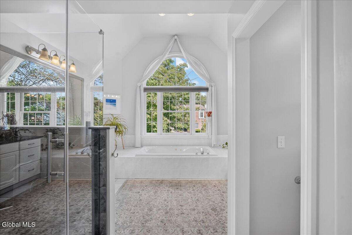 73 Fields End Drive Glenmont NY 12077