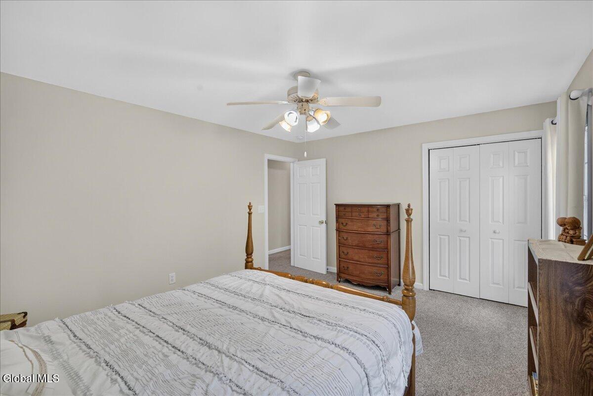 73 Fields End Drive Glenmont NY 12077