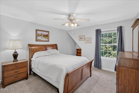 73 Fields End Drive Glenmont NY 12077