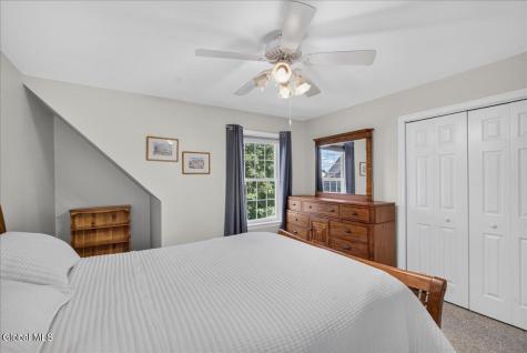 73 Fields End Drive Glenmont NY 12077