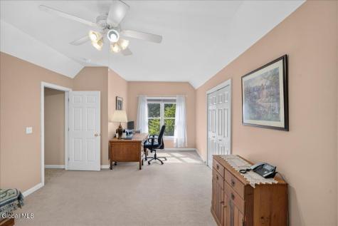 73 Fields End Drive Glenmont NY 12077