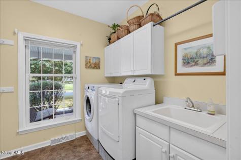 73 Fields End Drive Glenmont NY 12077