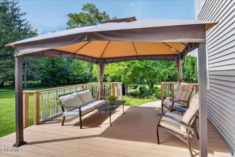 73 Fields End Drive Glenmont NY 12077