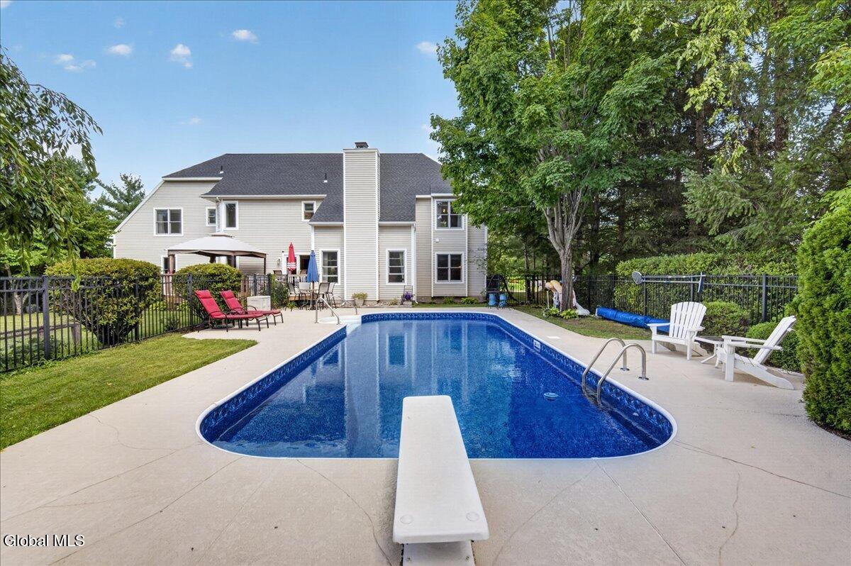 73 Fields End Drive Glenmont NY 12077