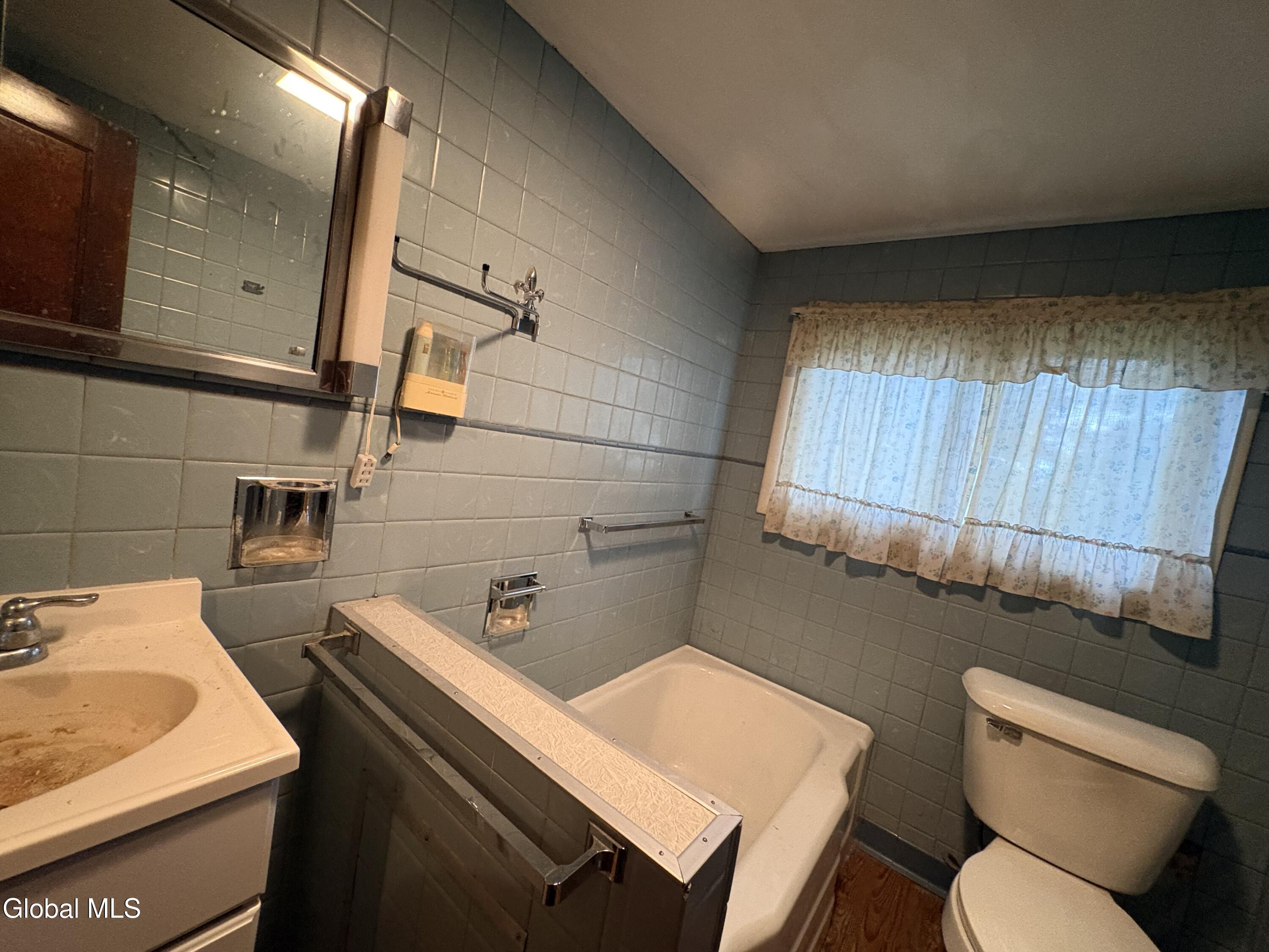 10 N Bridge Street Fonda NY 12068