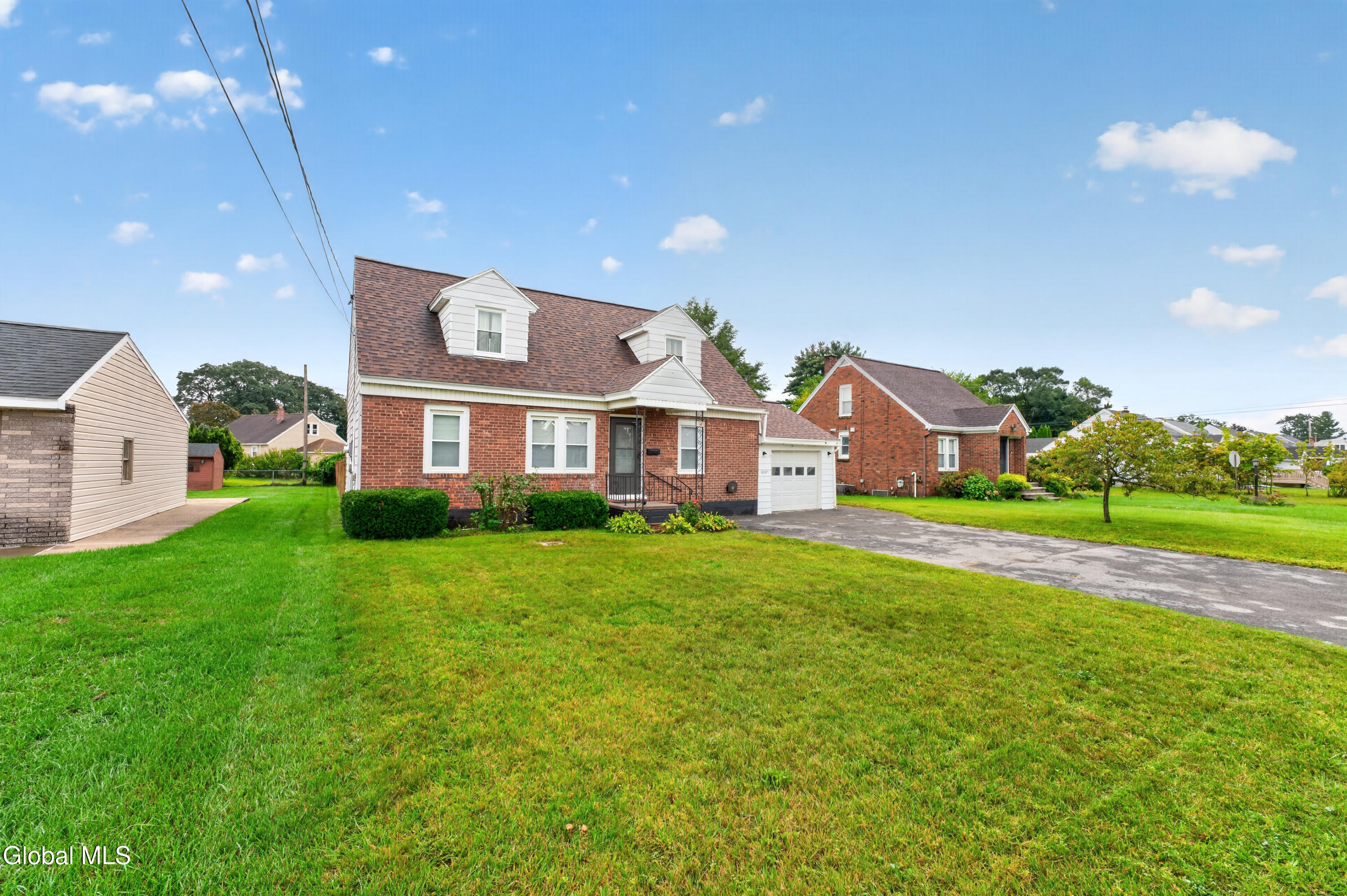 1237 Palma Avenue Schenectady NY 12306