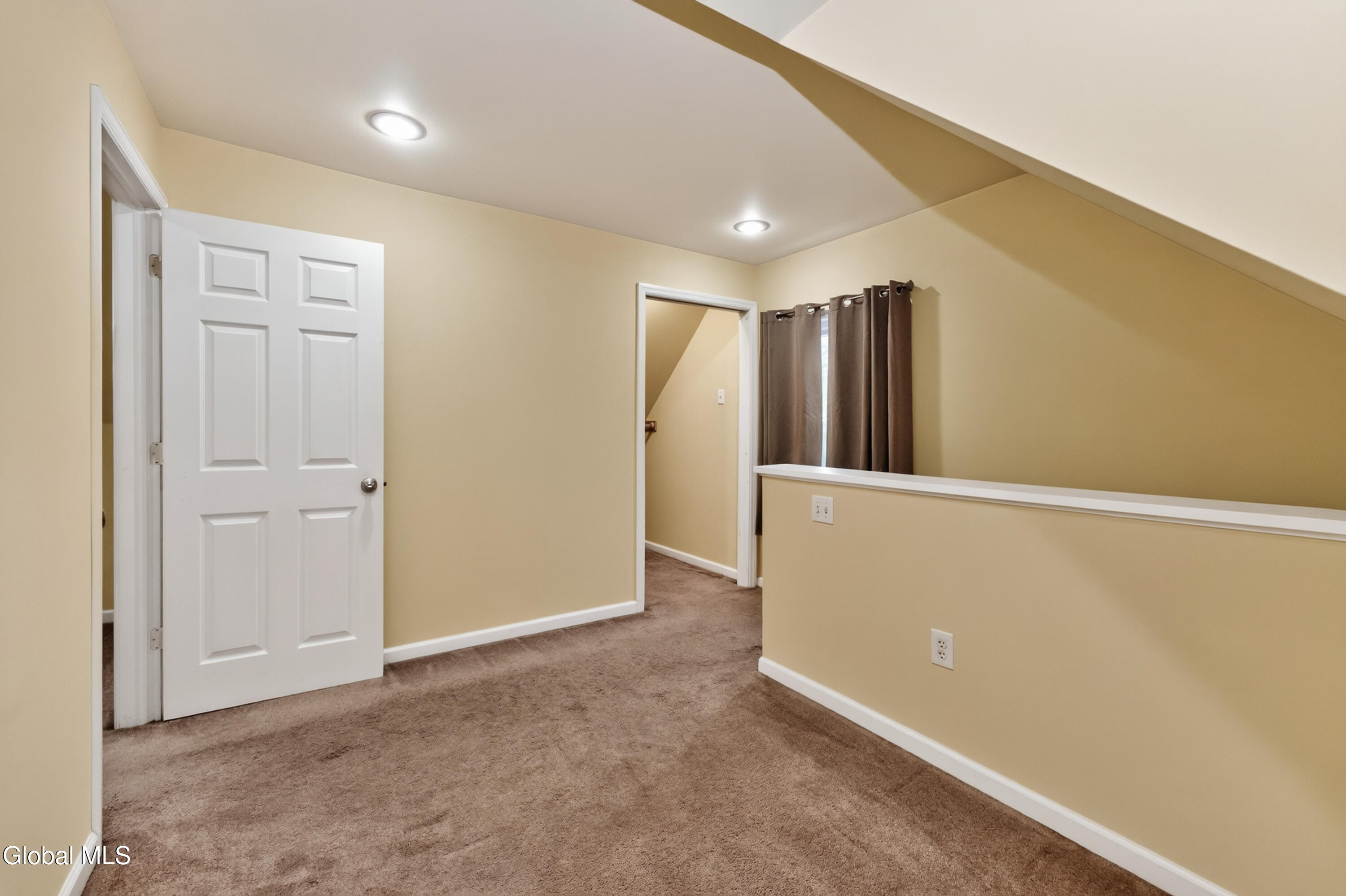 1237 Palma Avenue Schenectady NY 12306
