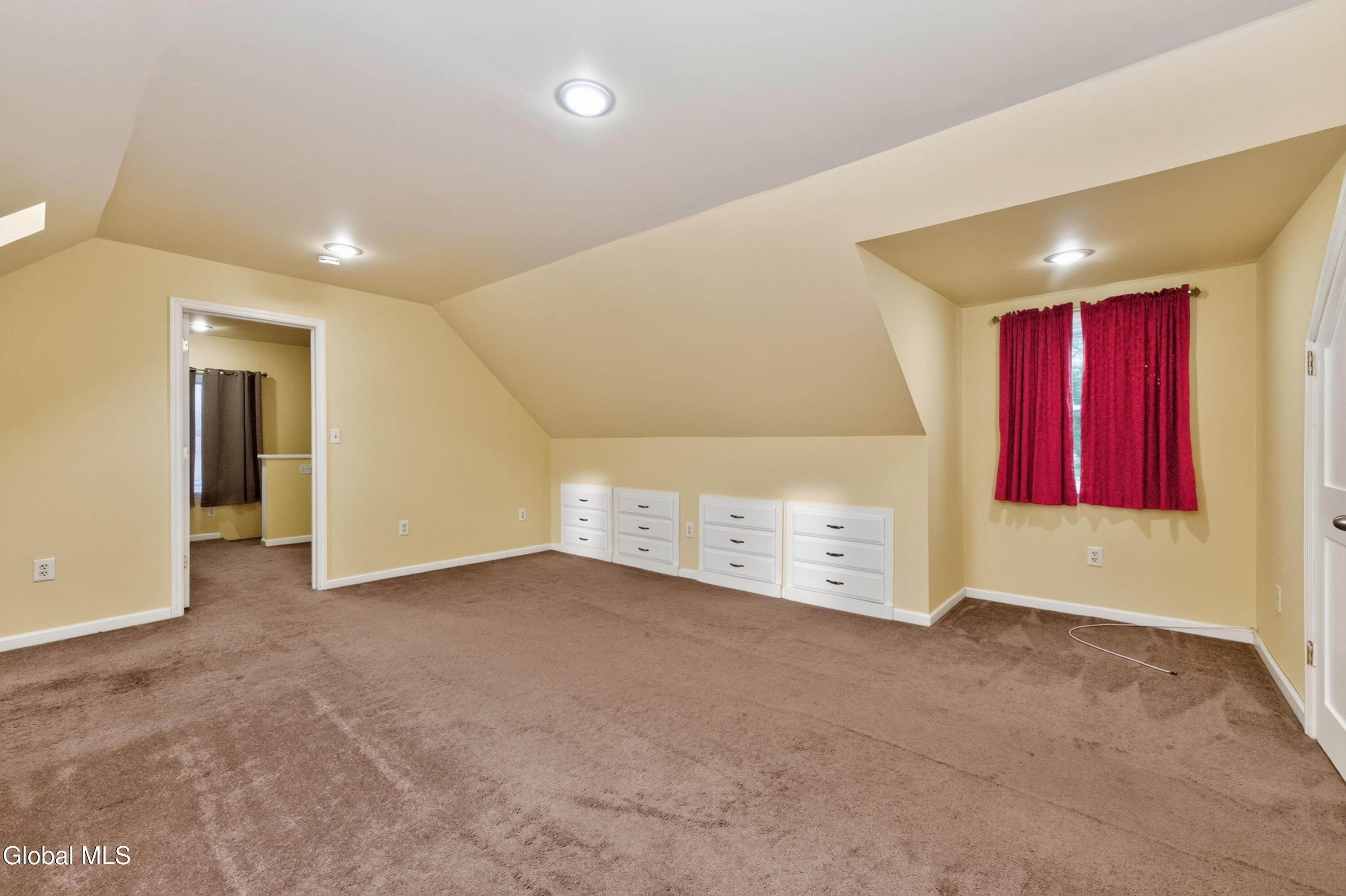 1237 Palma Avenue Schenectady NY 12306
