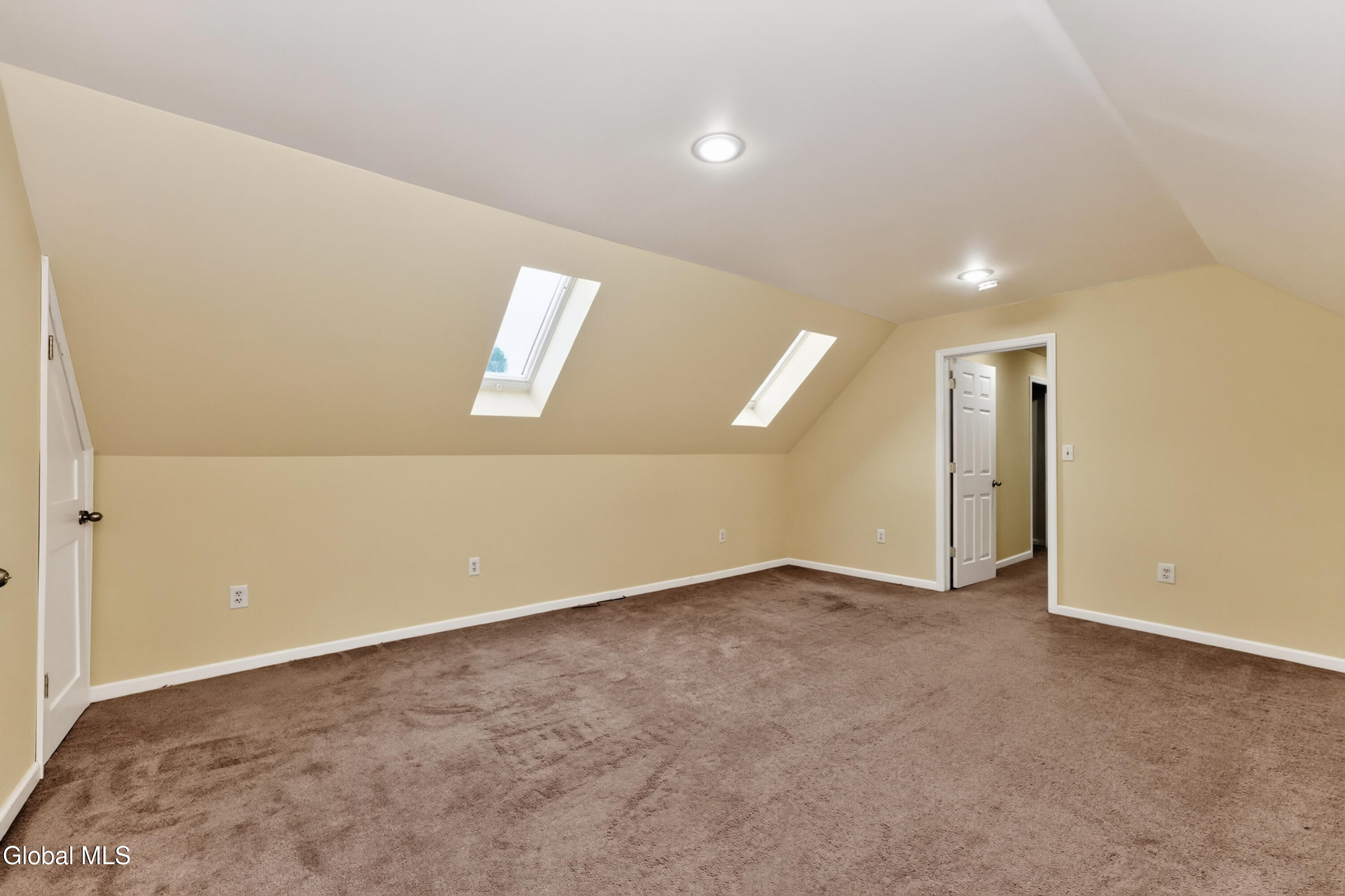 1237 Palma Avenue Schenectady NY 12306