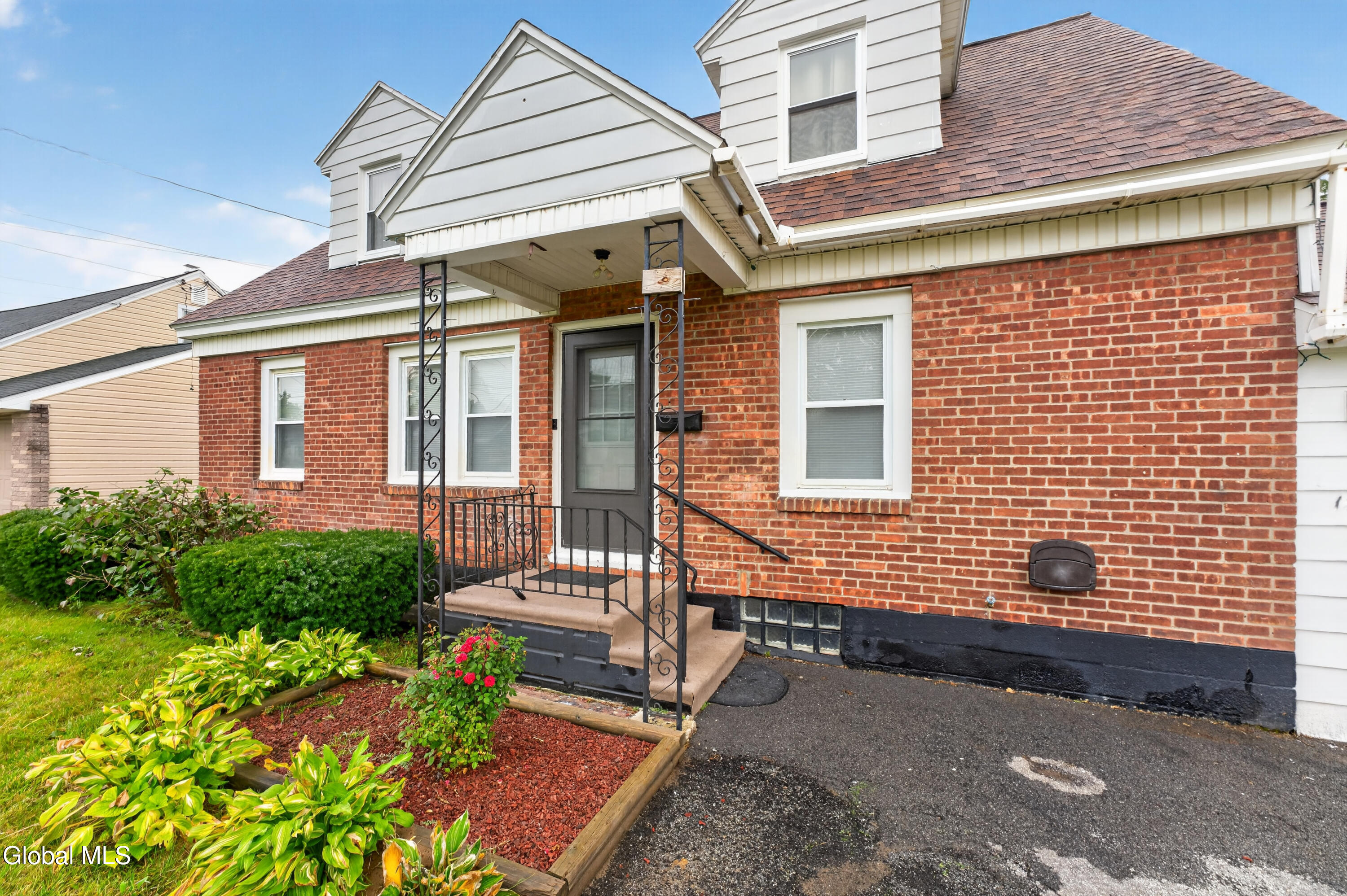 1237 Palma Avenue Schenectady NY 12306