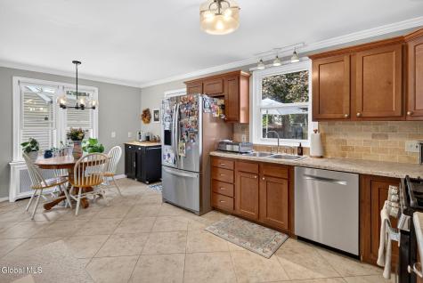 187 Hollywood Avenue Albany NY 12209