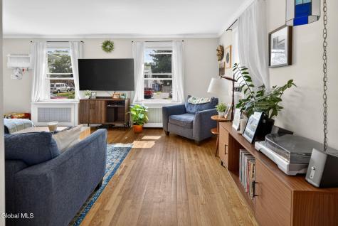 187 Hollywood Avenue Albany NY 12209