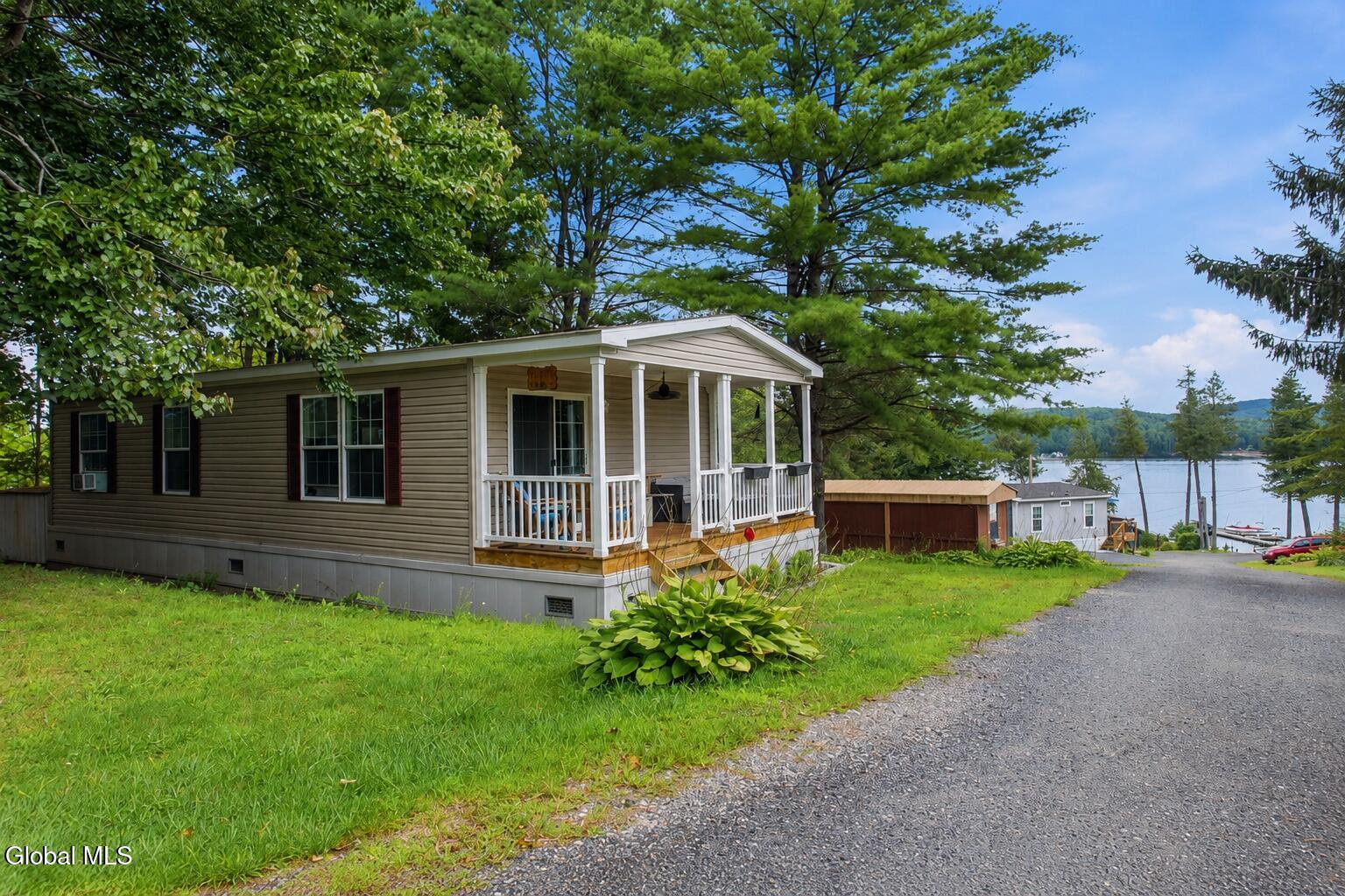 17 Easy Street Schroon Lake NY 12870