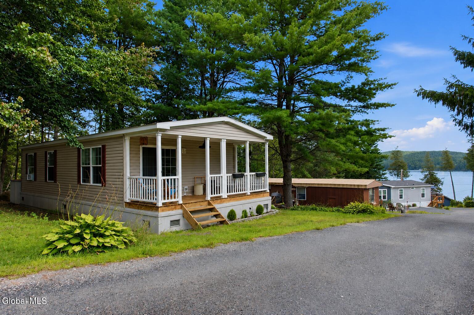 17 Easy Street Schroon Lake NY 12870