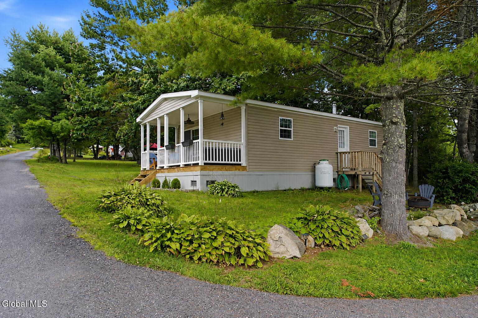 17 Easy Street Schroon Lake NY 12870