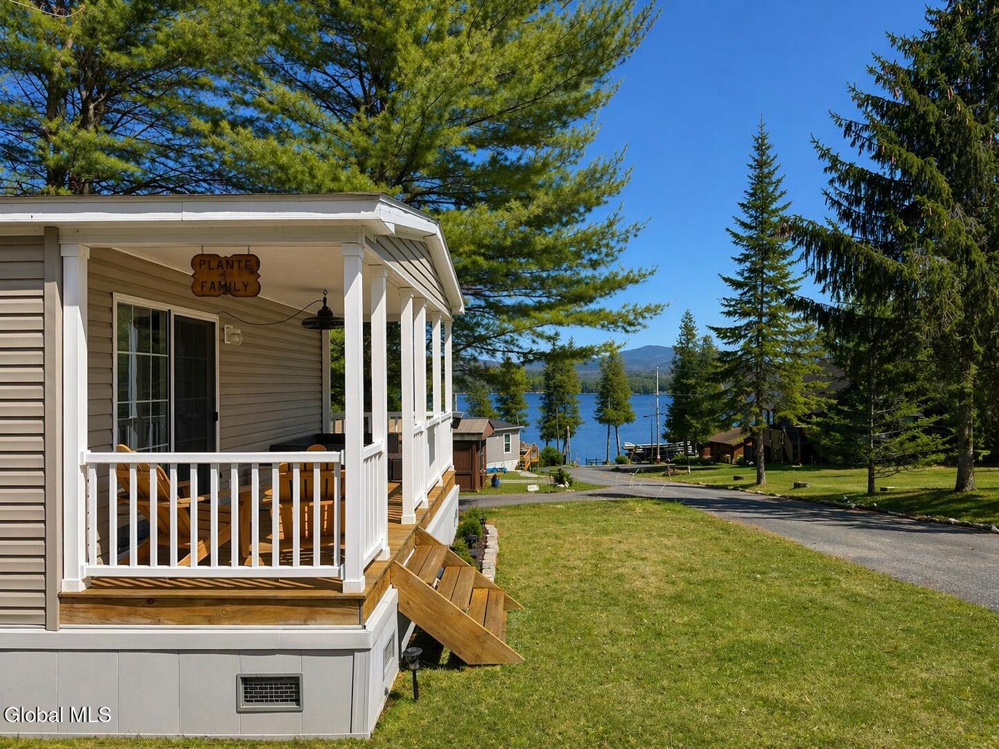 17 Easy Street Schroon Lake NY 12870