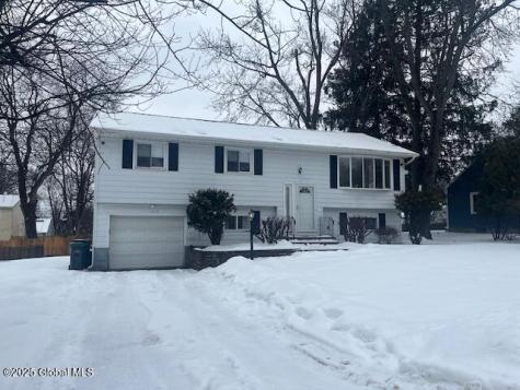 1829 Pawtucket Avenue Niskayuna NY 12309