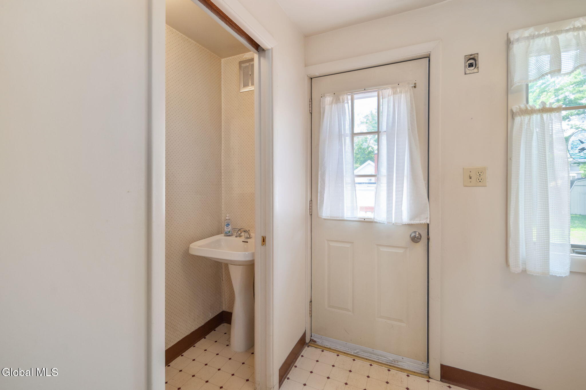 19 Harris Avenue Albany NY 12208