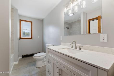 186 Middletown Road Waterford NY 12188