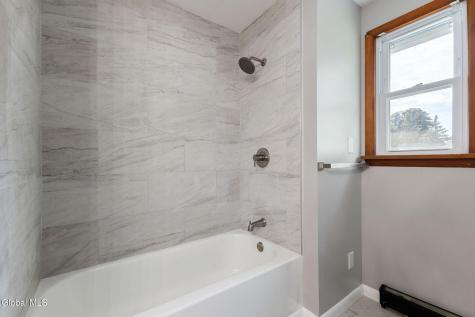 186 Middletown Road Waterford NY 12188