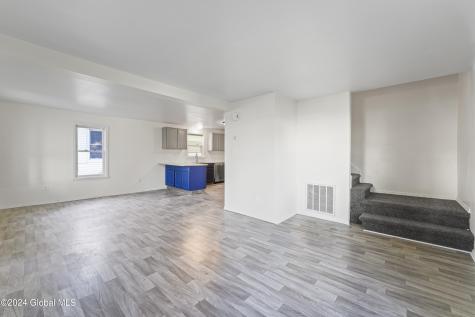 124 Cottage Street Ravena NY 12143