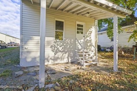 124 Cottage Street Ravena NY 12143