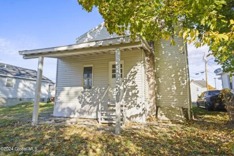 124 Cottage Street Ravena NY 12143