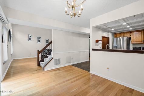 4 Oxford Road Slingerlands NY 12159