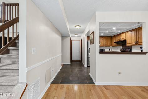 4 Oxford Road Slingerlands NY 12159