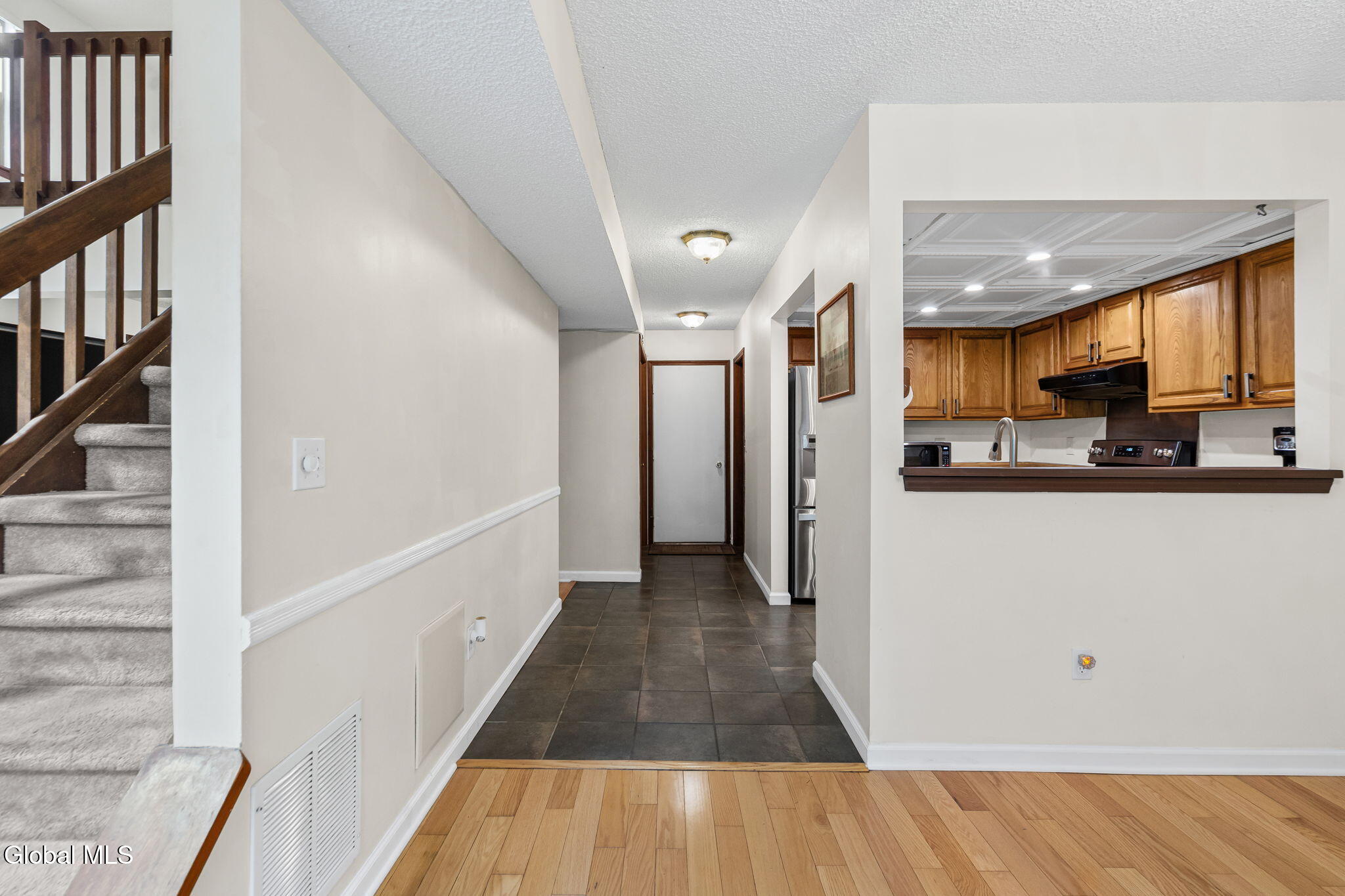 4 Oxford Road Slingerlands NY 12159