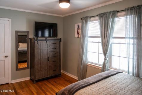 1085 W Mountain Road Queensbury NY 12804