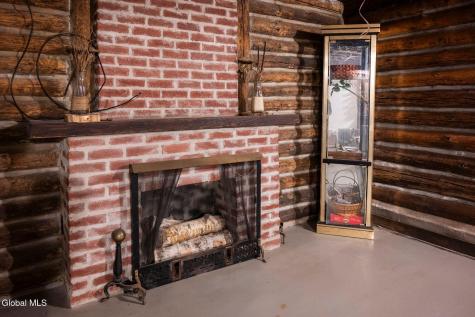 1085 W Mountain Road Queensbury NY 12804