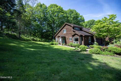32 Lillian Lane Troy NY 12180