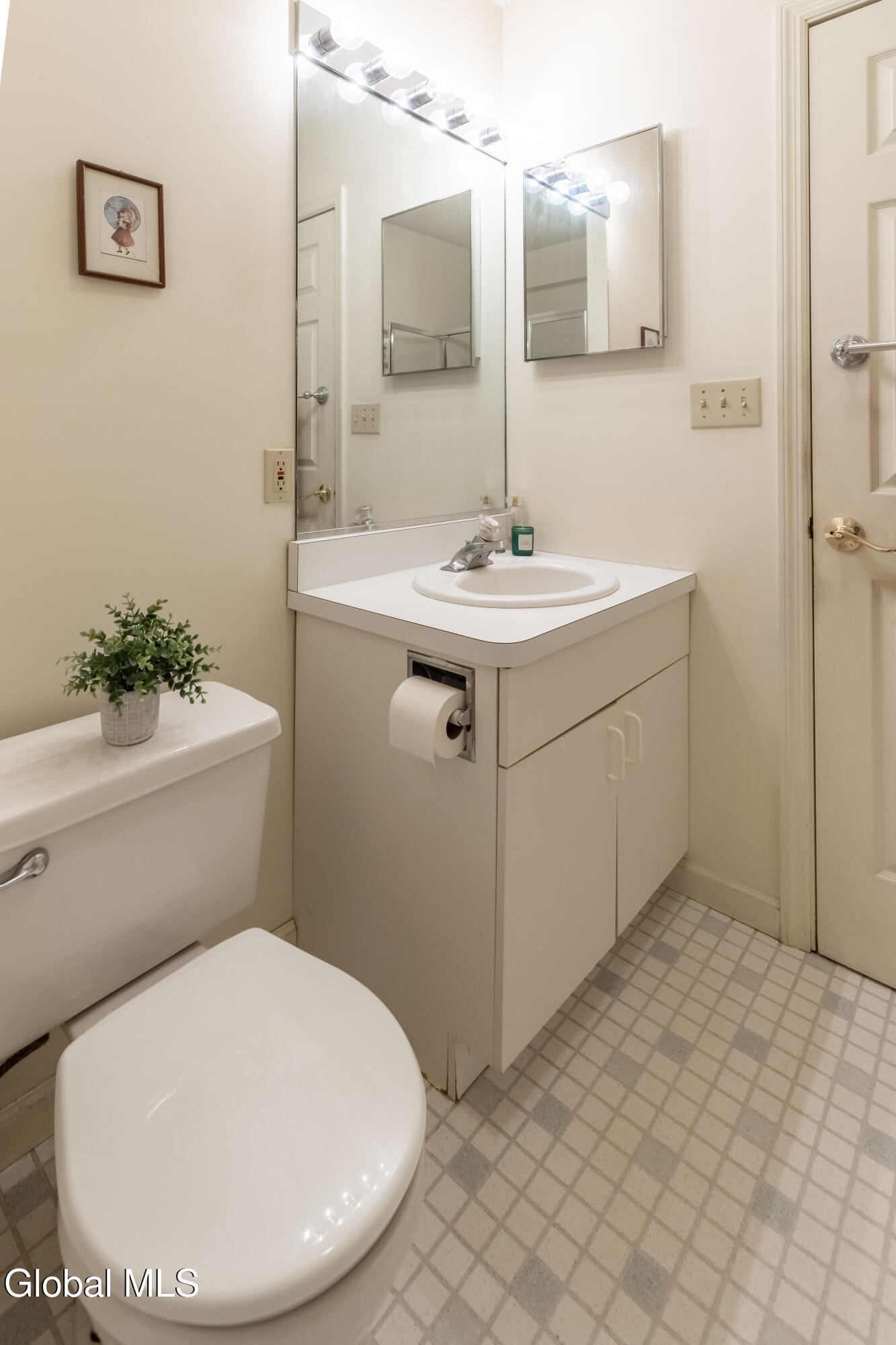 32 Lillian Lane Troy NY 12180