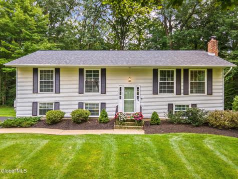 7 Acorn Avenue Clifton Park NY 12065