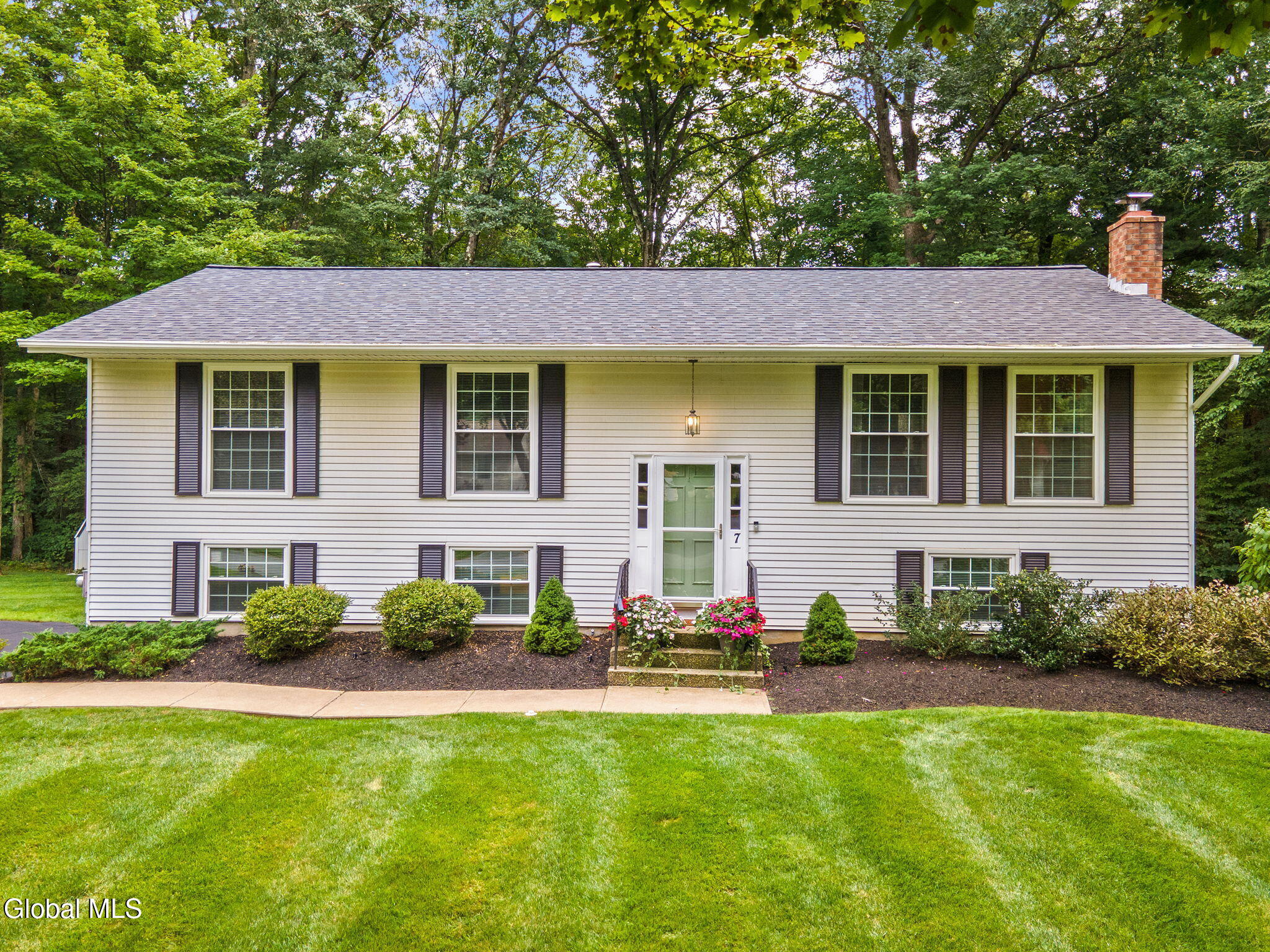 7 Acorn Avenue Clifton Park NY 12065