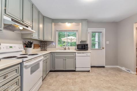 7 Acorn Avenue Clifton Park NY 12065