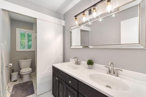 7 Acorn Avenue Clifton Park NY 12065