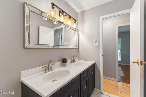 7 Acorn Avenue Clifton Park NY 12065