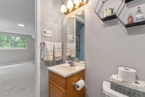 7 Acorn Avenue Clifton Park NY 12065