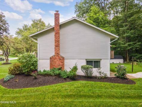 7 Acorn Avenue Clifton Park NY 12065