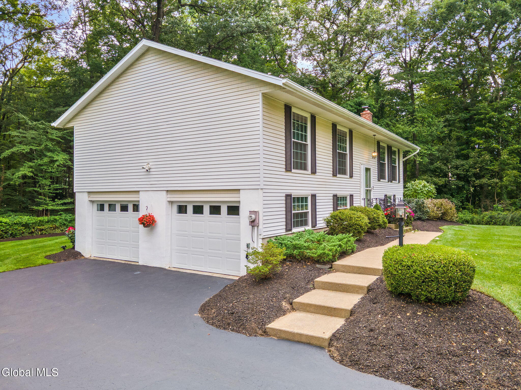 7 Acorn Avenue Clifton Park NY 12065