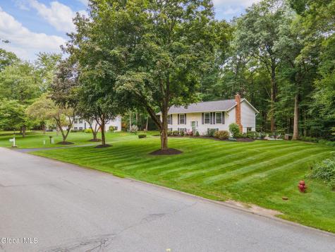 7 Acorn Avenue Clifton Park NY 12065
