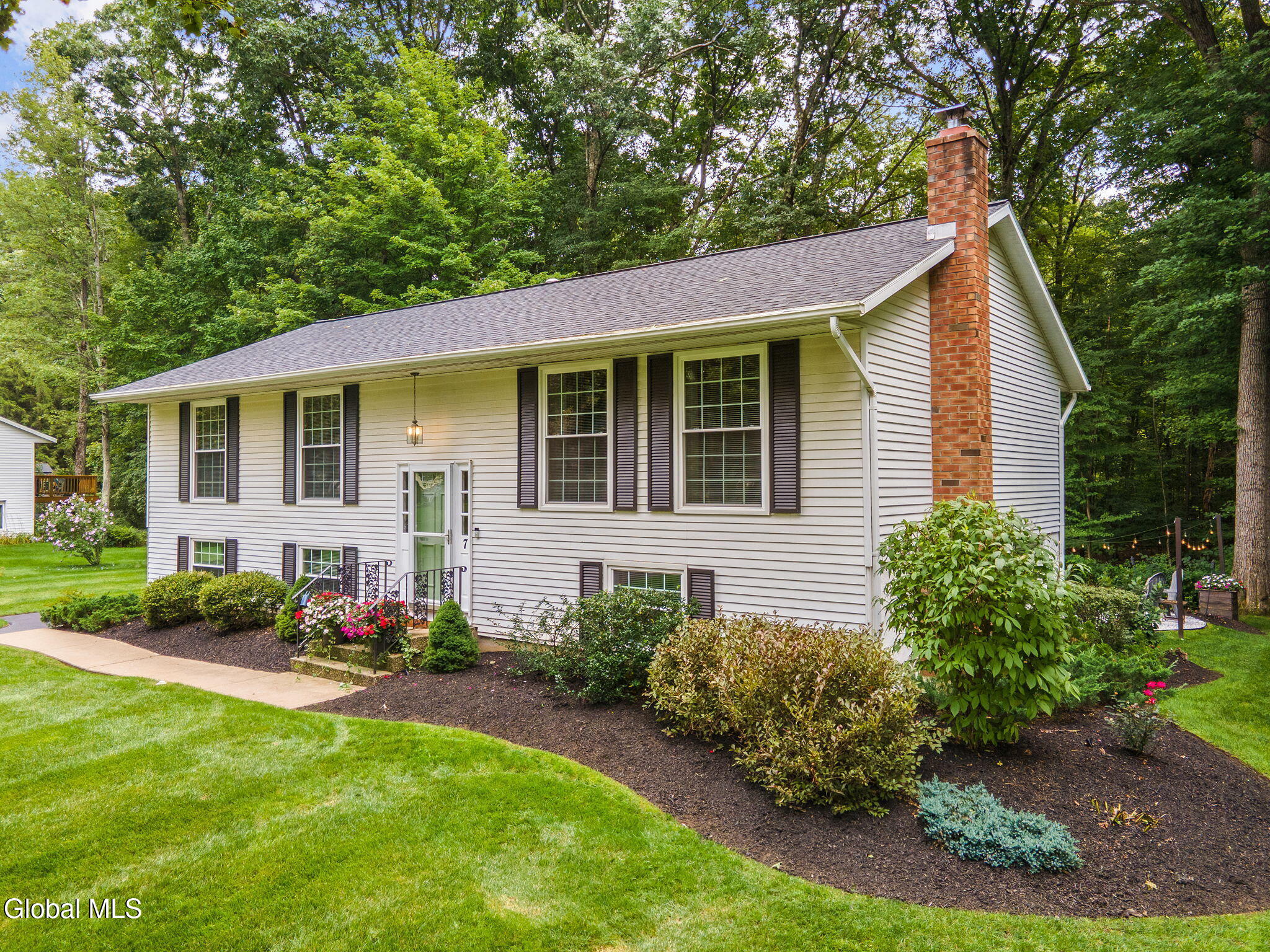 7 Acorn Avenue Clifton Park NY 12065