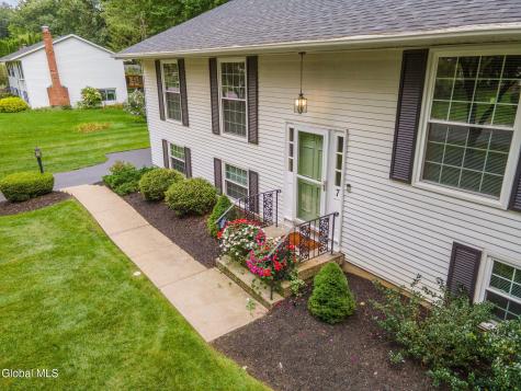 7 Acorn Avenue Clifton Park NY 12065