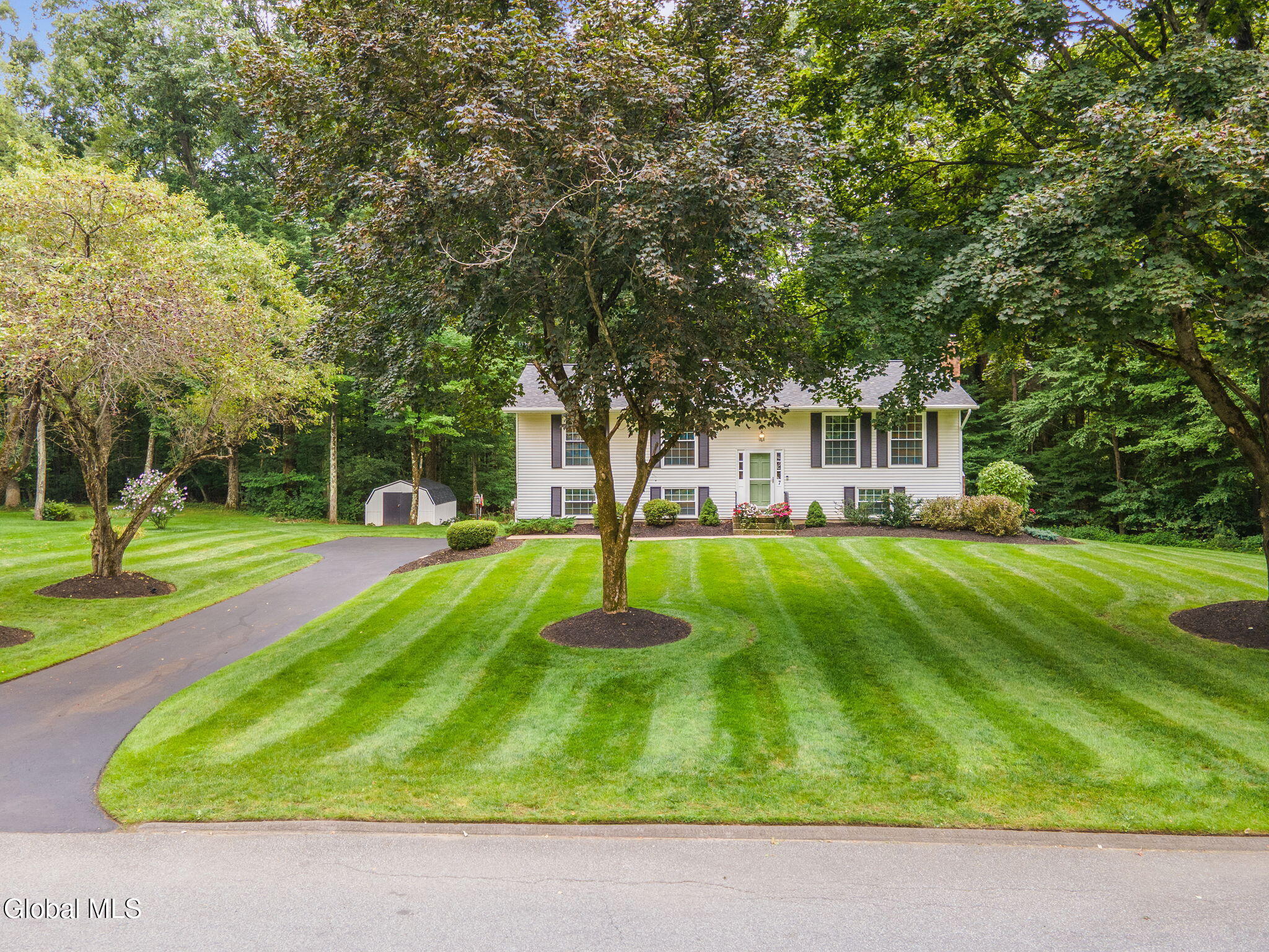 7 Acorn Avenue Clifton Park NY 12065